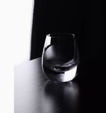 Chuyun Hand Carved Wine Glass